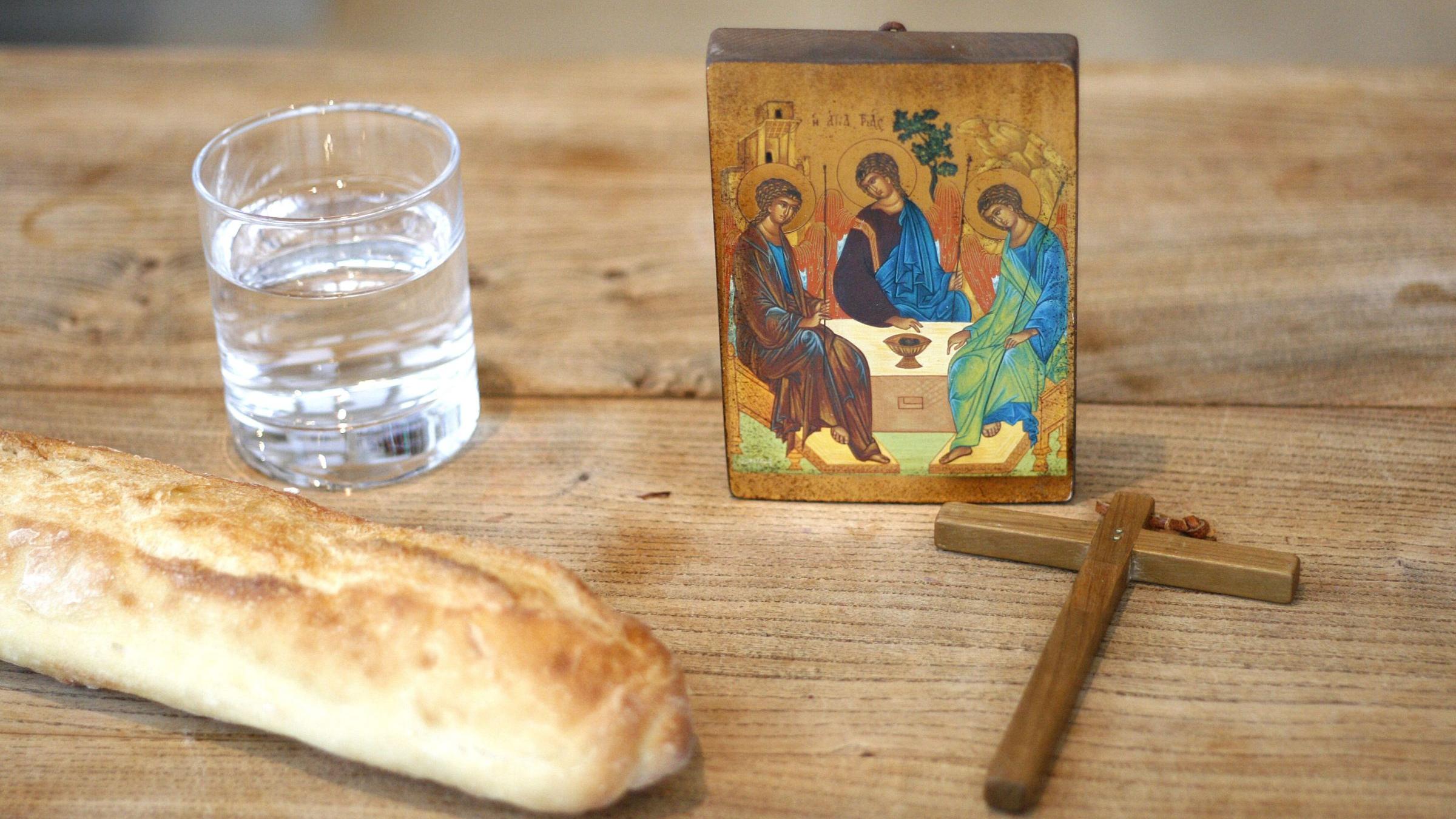 Brot, Wasser und Kreuz